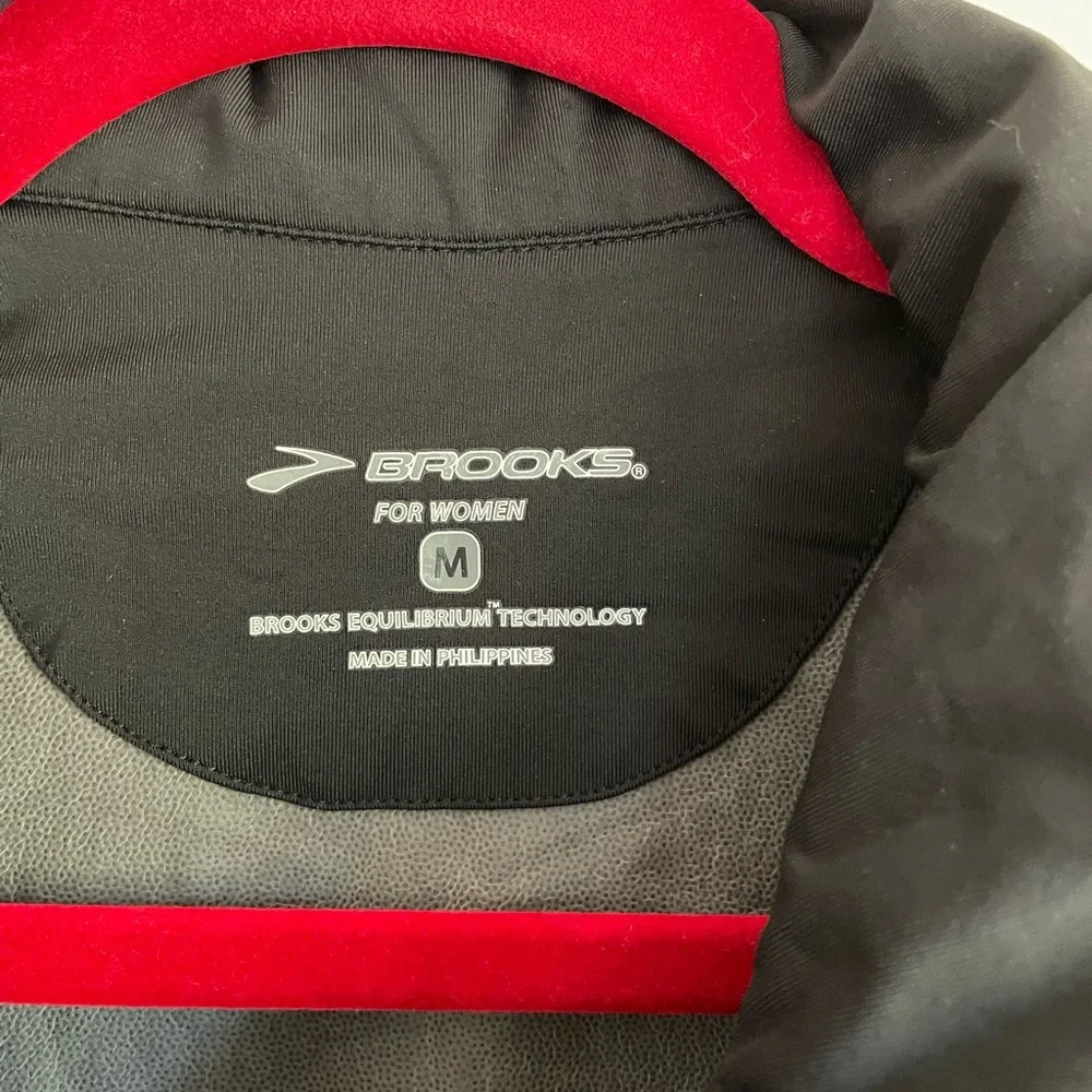 Brooks Equilibrium Technology Black Half Zip Pullover Running Shirt Size M
